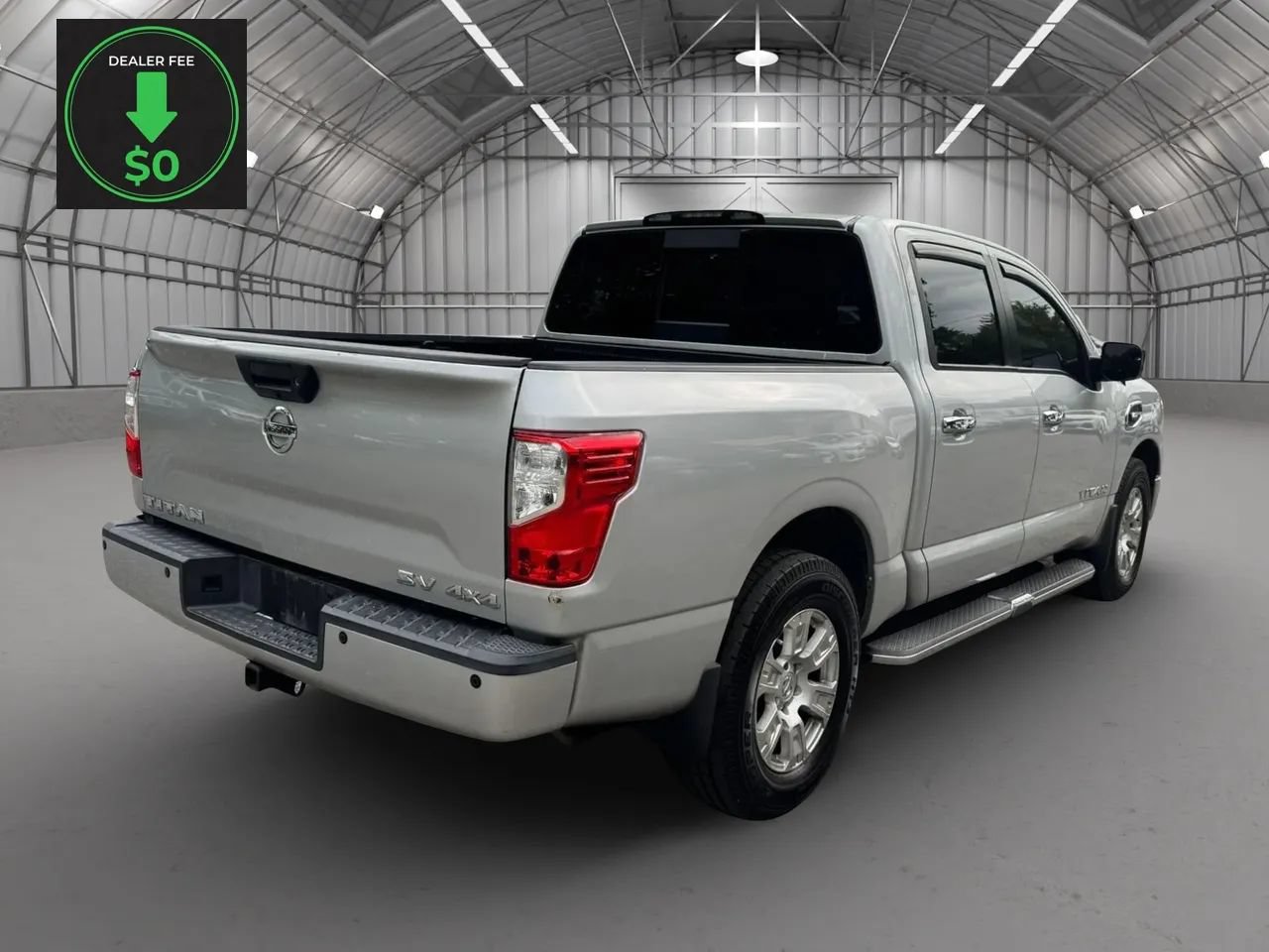 Used 2017 Nissan Titan SV AWD/4WD image 5