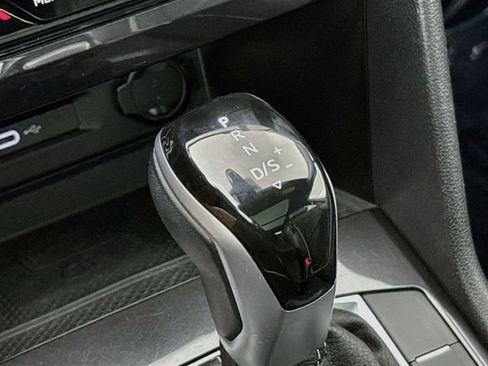 Certified 2024 Volkswagen Tiguan SEL R-Line AWD/4WD image 20