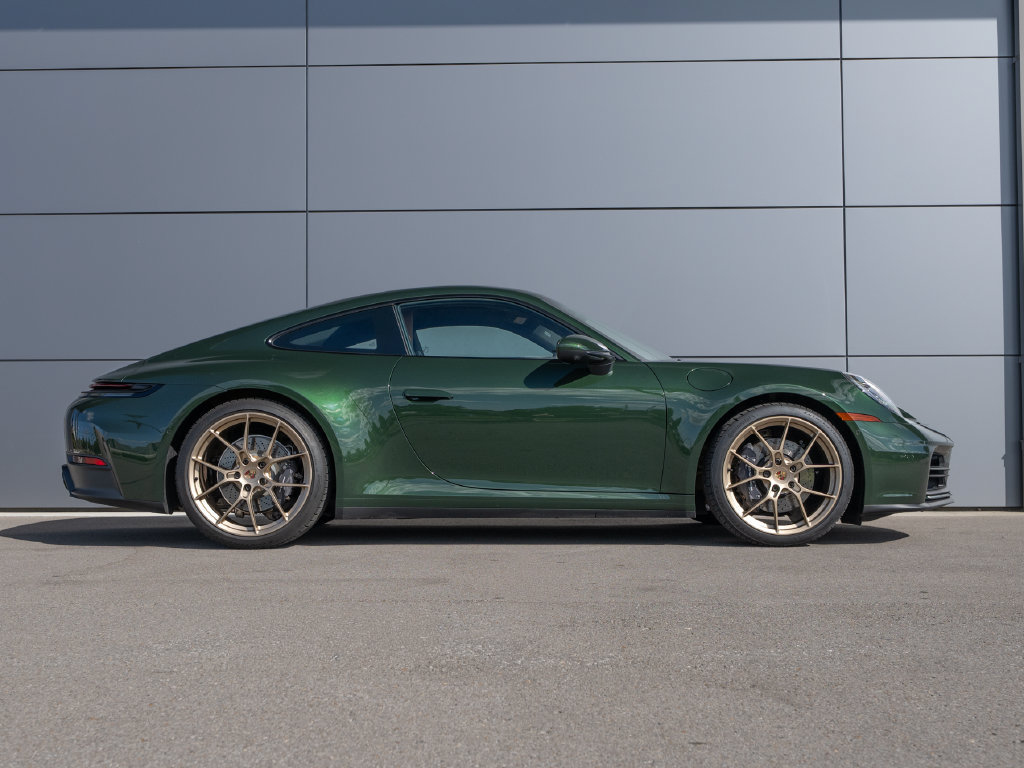 Used 2026 Porsche 911 Carrera RWD image 5