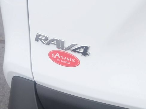 Used 2025 Toyota RAV4 XLE w/ Weather Package AWD/4WD image 29