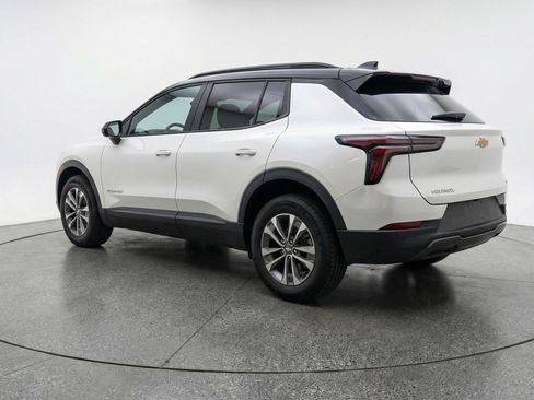 Used 2025 Chevrolet Equinox LT image 6