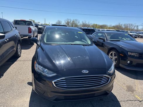 Used 2020 Ford Fusion SE image 20