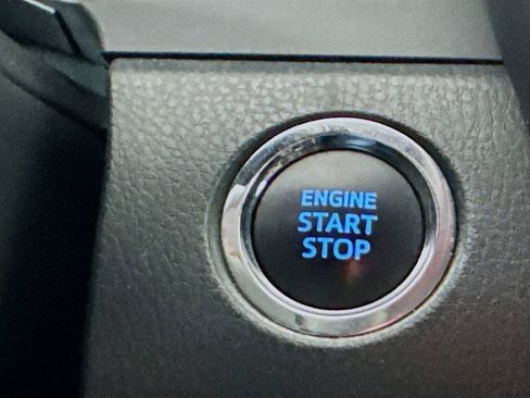 Used 2023 Toyota Camry XLE image 18