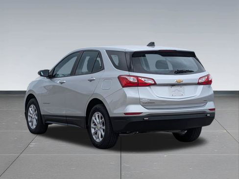 Used 2021 Chevrolet Equinox LS AWD/4WD image 4