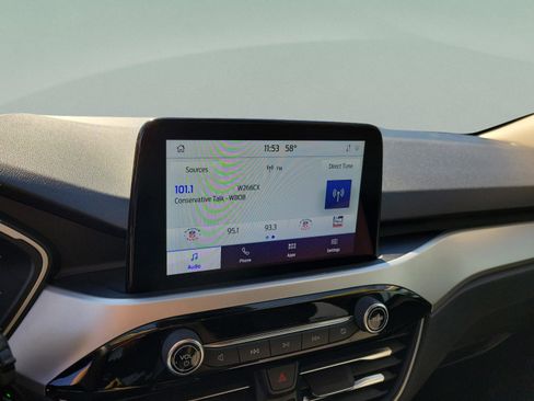 Used 2020 Ford Escape SE image 16