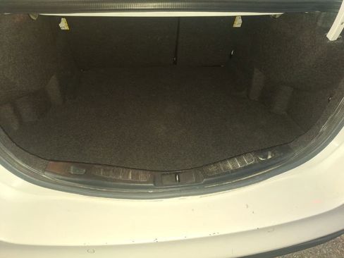 Used 2017 Ford Fusion SE w/ Fusion SE Technology Package image 5