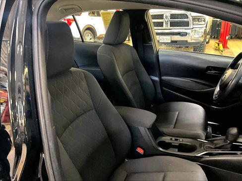 Used 2023 Toyota Corolla LE image 11