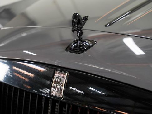 Used 2018 Rolls-Royce Wraith image 16