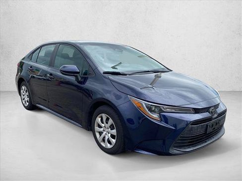 Used 2024 Toyota Corolla LE FWD image 3