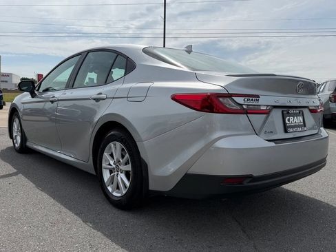 Used 2025 Toyota Camry LE w/ Convenience Package FWD image 5