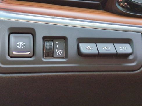 Certified 2023 Cadillac XT5 Premium Luxury w/ Technology Package image 31