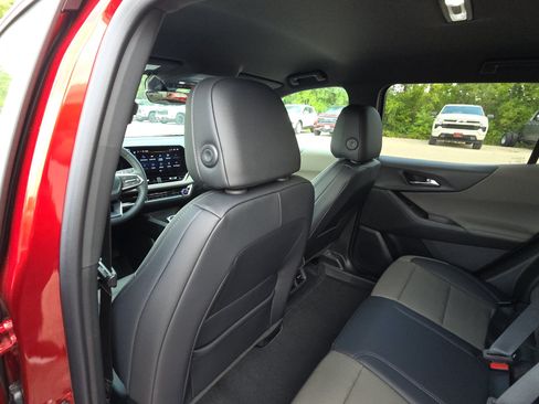 New 2027 Chevrolet Equinox LT w/ Convenience Package II FWD image 27