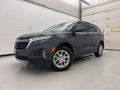 Used 2022 Chevrolet Equinox LT w/ Driver Convenience Package image 3