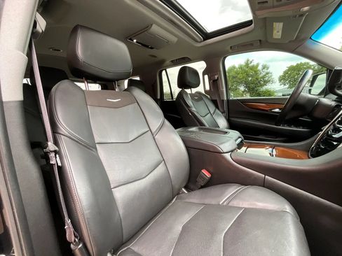 Used 2017 Cadillac Escalade Luxury AWD/4WD image 20