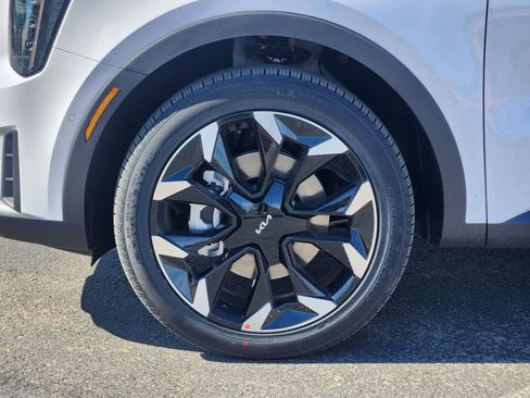 New 2026 Kia Sorento SX image 9