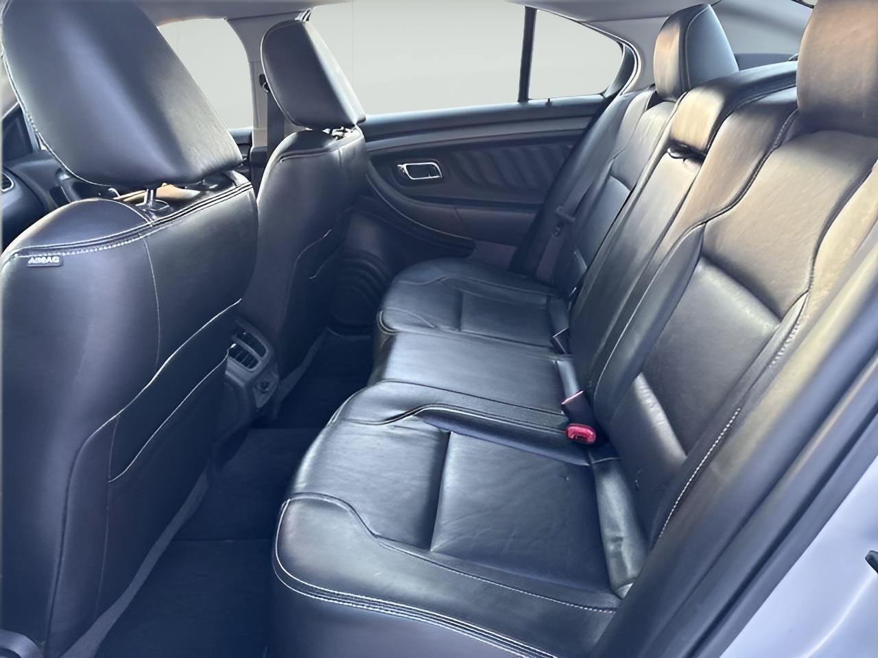 Used 2010 Ford Taurus SEL FWD image 16
