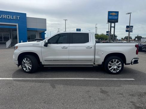 Used 2023 Chevrolet Silverado 1500 High Country w/ High Country Premium Package AWD/4WD image 2