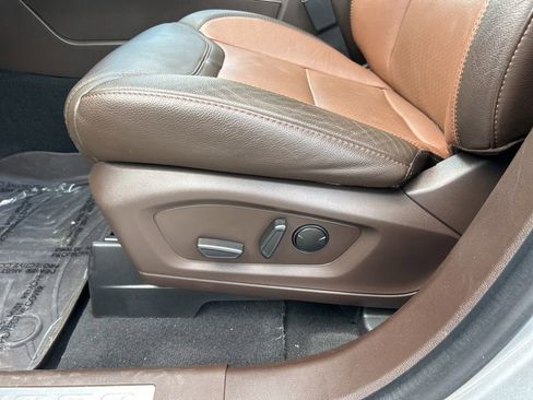 Used 2022 Ford Explorer King Ranch image 16