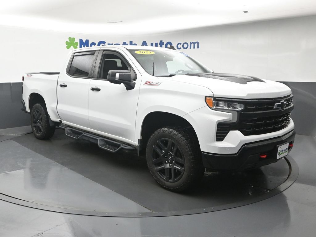 Used 2023 Chevrolet Silverado 1500 LT Trail Boss w/ LT Trail Boss Premium Package AWD/4WD image 2