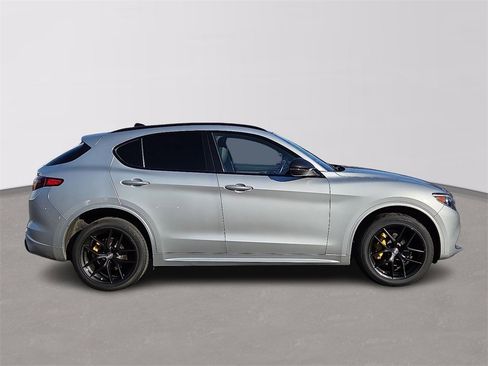 Used 2021 Alfa Romeo Stelvio Ti w/ Nero Edizione image 7