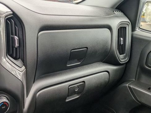 Used 2020 Chevrolet Silverado 1500 Custom w/ Custom Value Package image 17