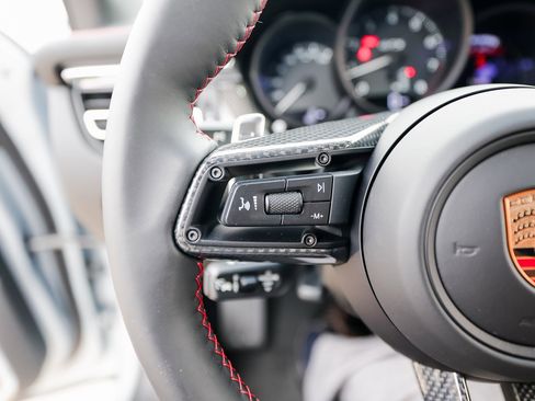 New 2026 Porsche Macan GTS image 17