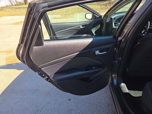 Used 2015 Dodge Dart SXT image 18