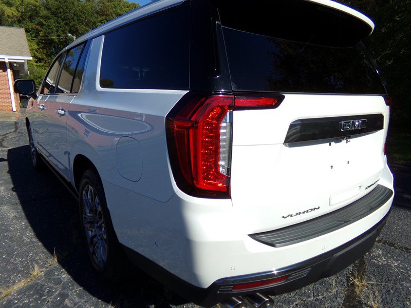 Used 2024 GMC Yukon XL Denali Ultimate AWD/4WD image 8