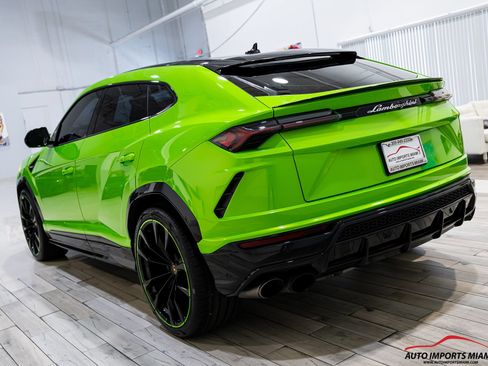 Used 2022 Lamborghini Urus AWD/4WD image 15