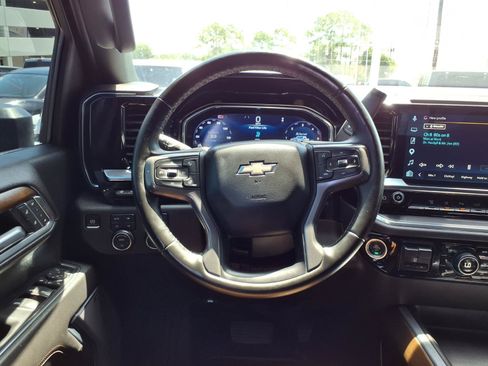 Used 2025 Chevrolet Silverado 2500 High Country w/ High Country Premium Package AWD/4WD image 15