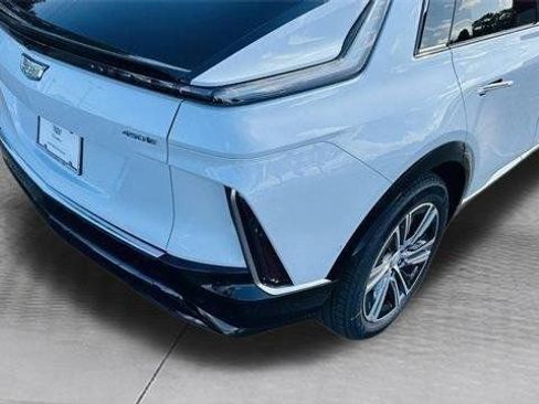 New 2026 Cadillac Lyriq Premium Luxury w/ LPO, Premium Carpet Package image 11