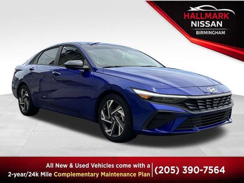 Used 2025 Hyundai Elantra Sport FWD image 1