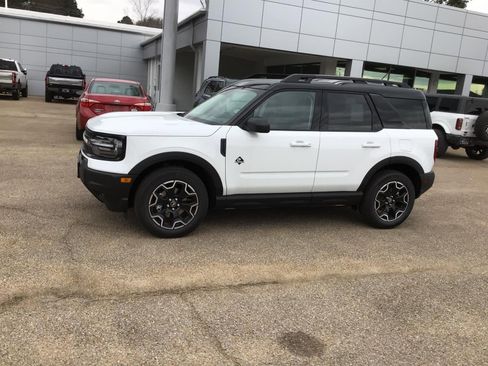 New 2025 Ford Bronco Sport Outer Banks AWD/4WD image 2