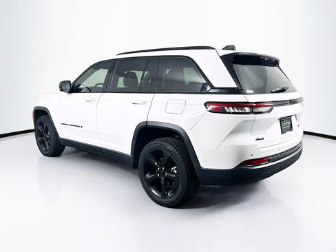 Used 2023 Jeep Grand Cherokee Limited w/ Luxury Tech Group II image 5