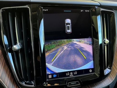 Certified 2022 Volvo XC60 B5 Momentum image 13