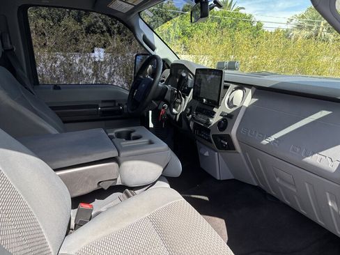 Used 2016 Ford F250 XLT w/ XLT Premium Package AWD/4WD image 30