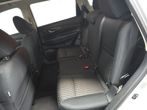 Used 2018 Nissan Rogue SV AWD/4WD image 32