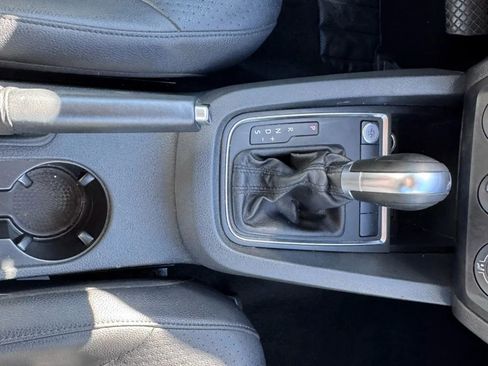 Used 2017 Volkswagen Jetta SE image 24