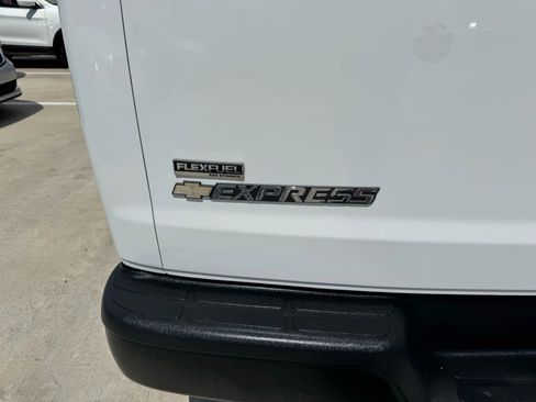 Used 2011 Chevrolet Express 2500 LS image 7