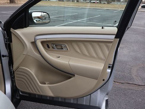 Used 2015 Ford Taurus SEL w/ Equipment Group 201A image 26