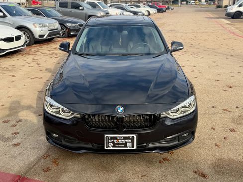 Used 2018 BMW 320i xDrive Sedan w/ Convenience Package image 2