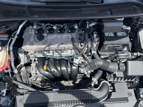 Used 2021 Toyota Corolla LE FWD image 19