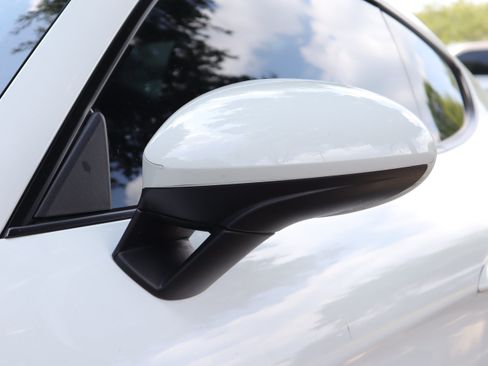 Used 2018 Porsche 718 Cayman RWD image 32