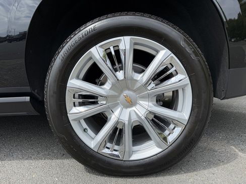 Certified 2024 Chevrolet Suburban High Country w/ Premium Package 2 image 14