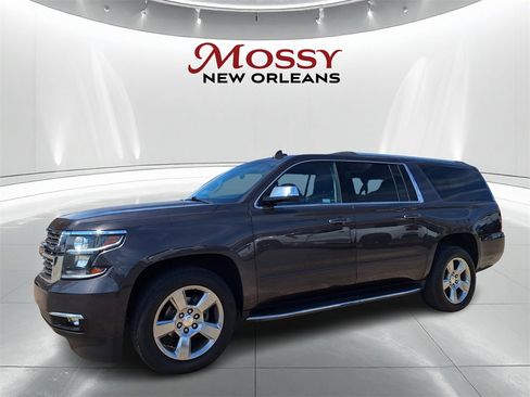 Used 2018 Chevrolet Suburban Premier image 1