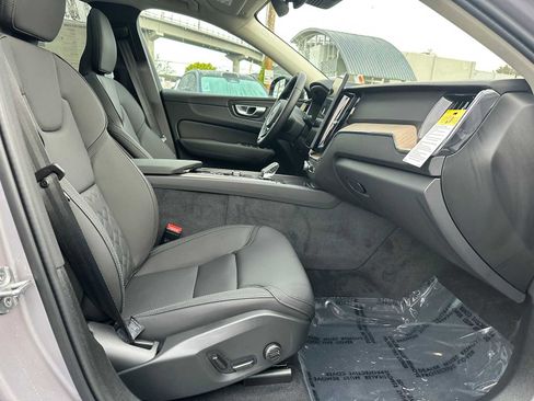 New 2026 Volvo XC60 B5 Core w/ Climate Package image 10