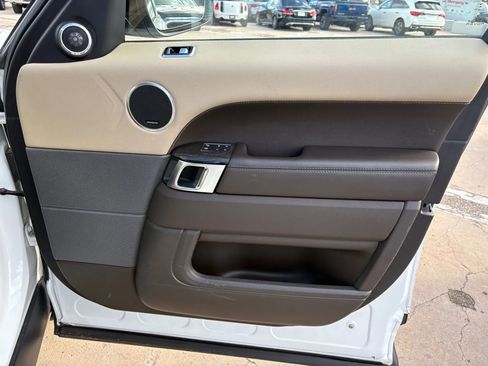 Used 2018 Land Rover Range Rover Sport HSE image 18