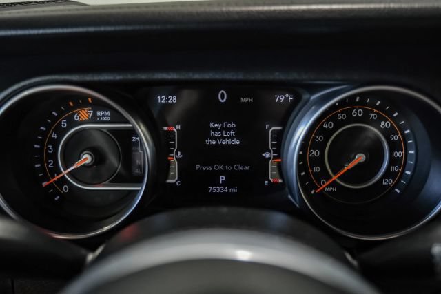 Used 2019 Jeep Wrangler Unlimited Sahara AWD/4WD image 21
