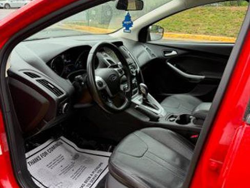 Used 2014 Ford Focus SE w/ Equipment Group 201A FWD image 10
