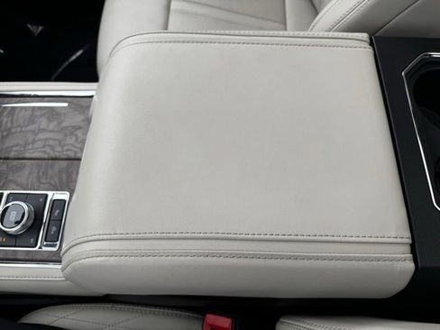 Used 2020 Ford Expedition Platinum image 25